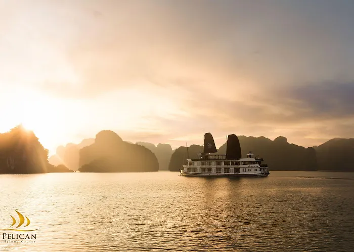 Pelican Cruise Khách sạn 4*