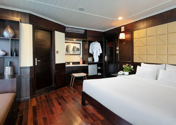 Khách sạn Pelican Cruise Hạ Long