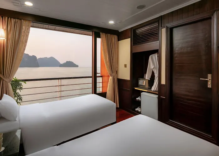 Khách sạn Pelican Cruise Hạ Long